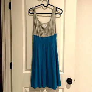 Flattering boutique dress! Makes your waist look tiny!